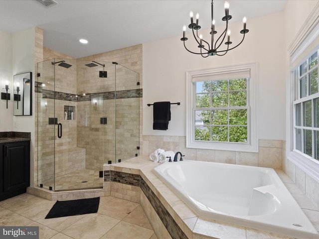 904 LOCUST ST, Herndon, VA 20170