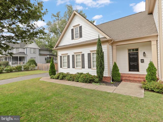 904 LOCUST ST, Herndon, VA 20170