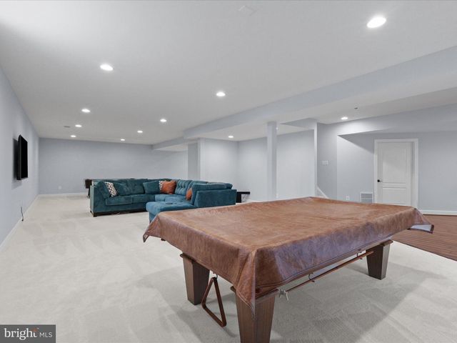 904 LOCUST ST, Herndon, VA 20170