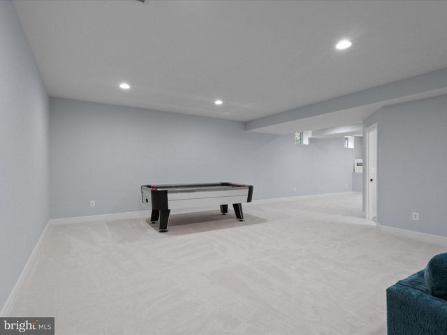 904 LOCUST ST, Herndon, VA 20170