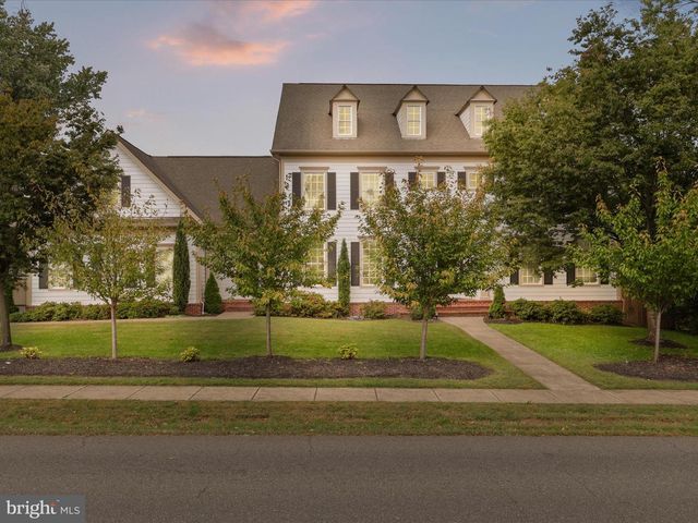 904 LOCUST ST, Herndon, VA 20170
