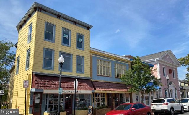 904 LOCUST ST, Herndon, VA 20170