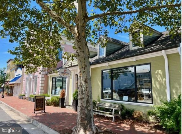 904 LOCUST ST, Herndon, VA 20170