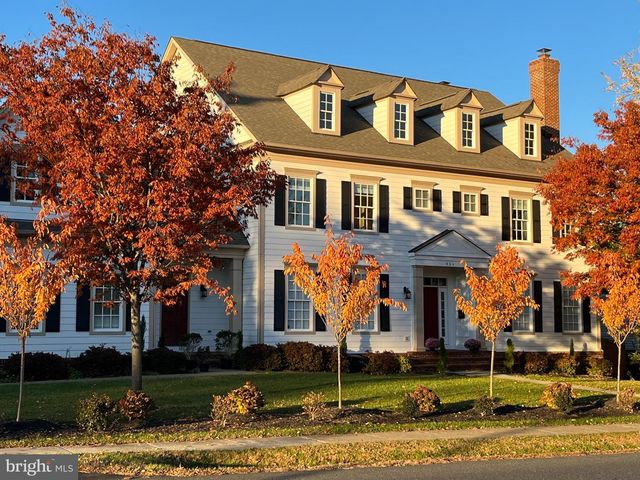 904 LOCUST ST, Herndon, VA 20170