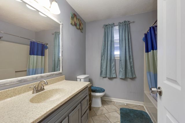 1015 Winding Ridge Rd, Goodlettsville, TN 37072