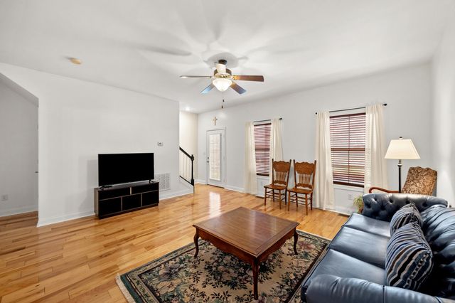 110 Woods Point Circle, Georgetown, KY 40324