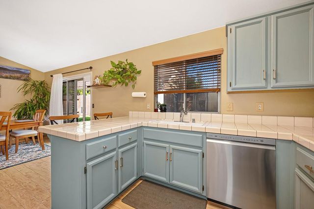 1375 Cobblestone Dr, Lincoln, CA 95648