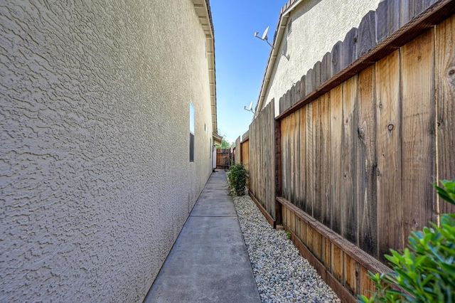 1375 Cobblestone Dr, Lincoln, CA 95648