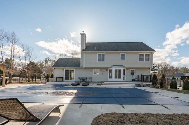 4 Chelsea Court, Nashua, NH 03062