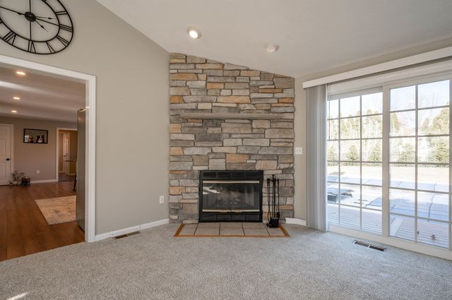 4 Chelsea Court, Nashua, NH 03062