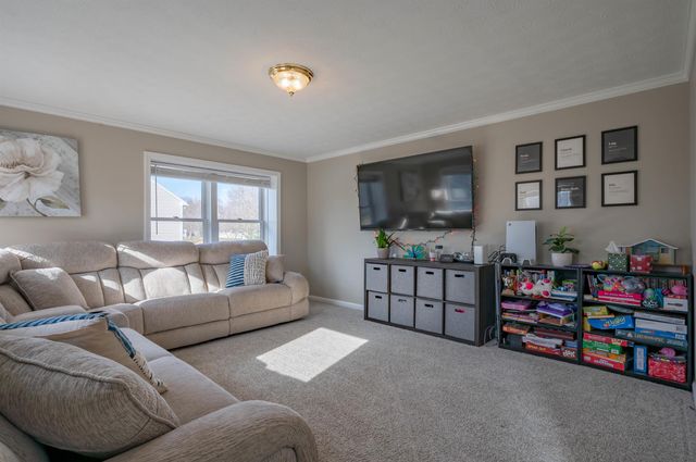 4 Chelsea Court, Nashua, NH 03062