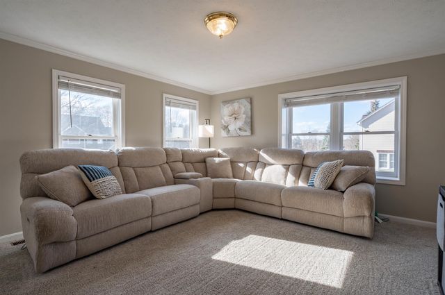 4 Chelsea Court, Nashua, NH 03062