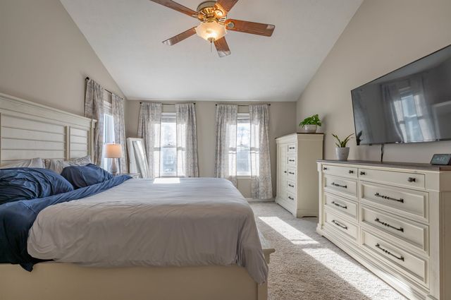 4 Chelsea Court, Nashua, NH 03062