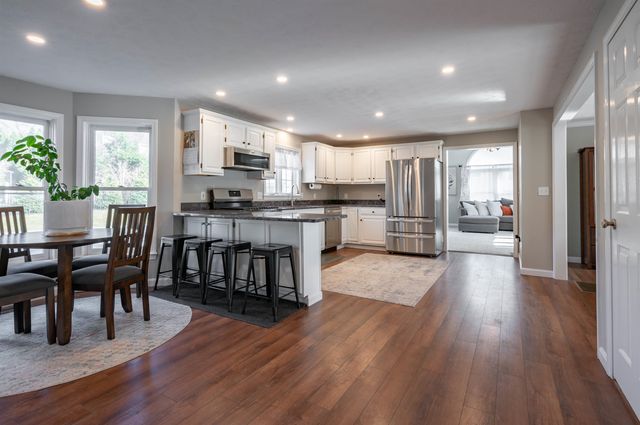 4 Chelsea Court, Nashua, NH 03062