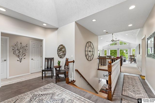 17419 Riviera Drive, Omaha, NE 68136