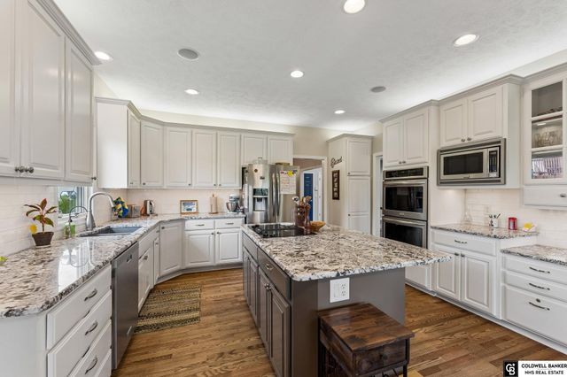 17419 Riviera Drive, Omaha, NE 68136