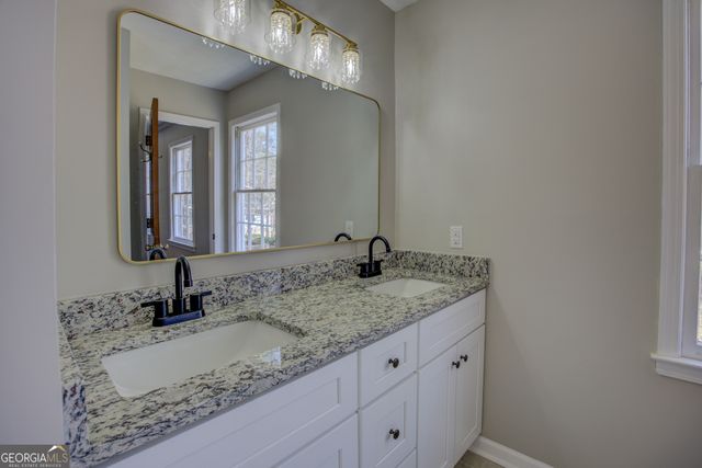 2270 Old Concord Dr SE, Covington, GA 30016