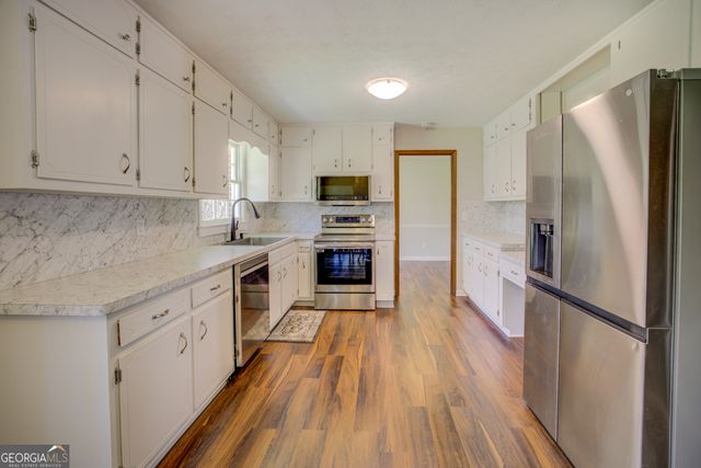 2270 Old Concord Dr SE, Covington, GA 30016