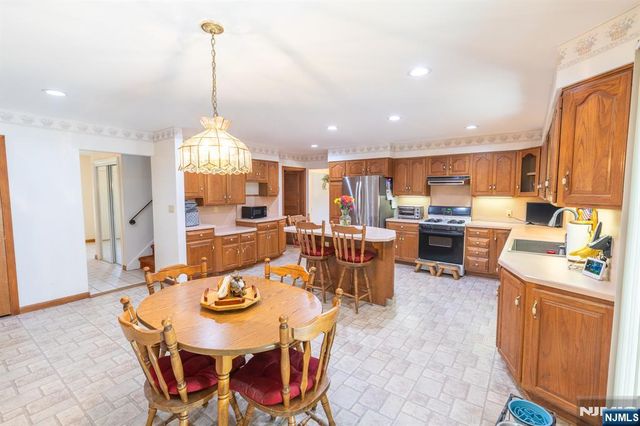234 Palisade Avenue, Emerson, NJ 07630