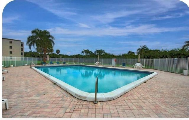 9273 SW 8th Street 109, Boca Raton, FL 33428