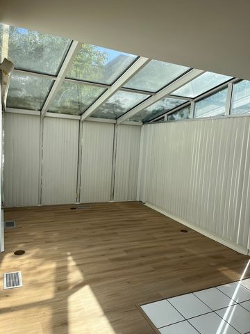 501 Kelburn Road, Deerfield, IL 60015