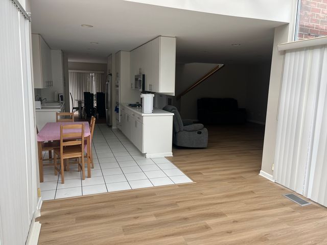 501 Kelburn Road, Deerfield, IL 60015