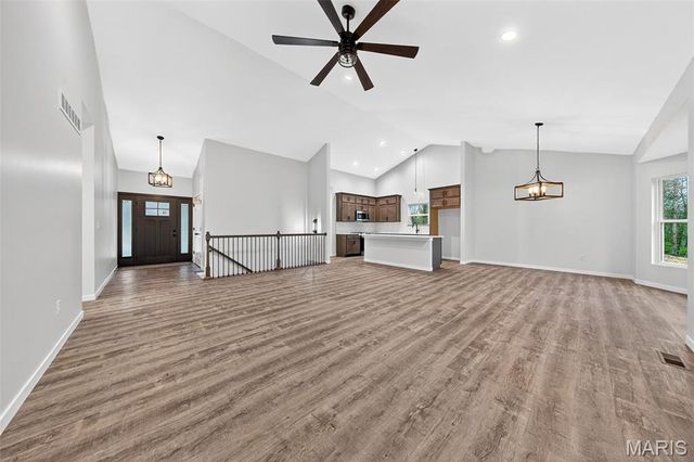 109 Jabin Farm Road, Wright City, MO 63390