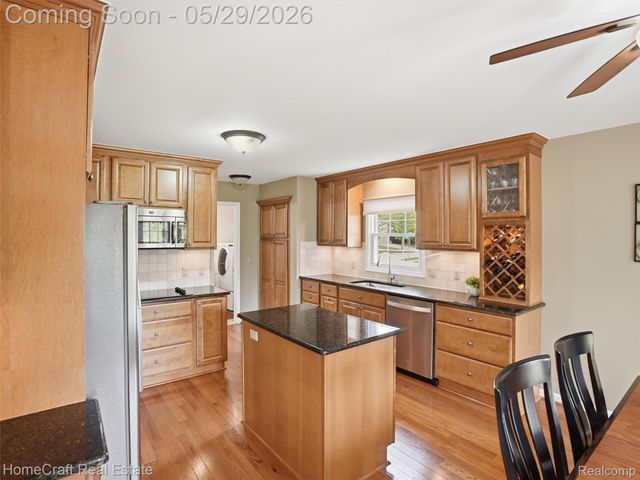 45088 DANBURY Road, Canton Charter Township, MI 48188