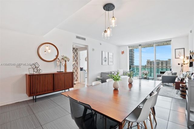 951 Brickell Ave 3207, Miami, FL 33131