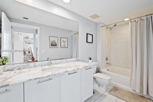 951 Brickell Ave 3207, Miami, FL 33131