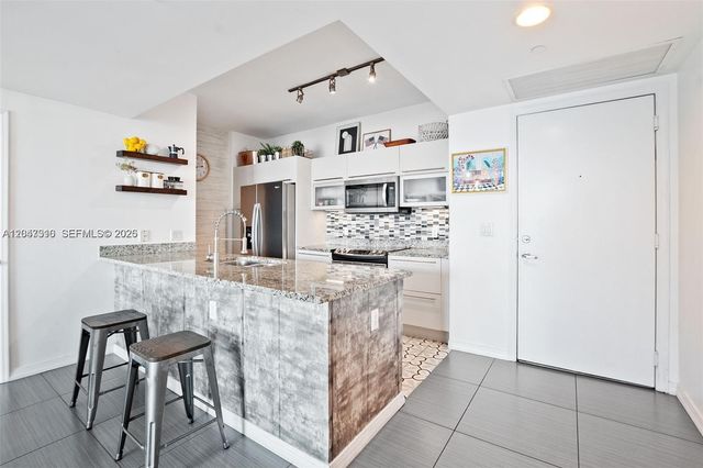 951 Brickell Ave 3207, Miami, FL 33131