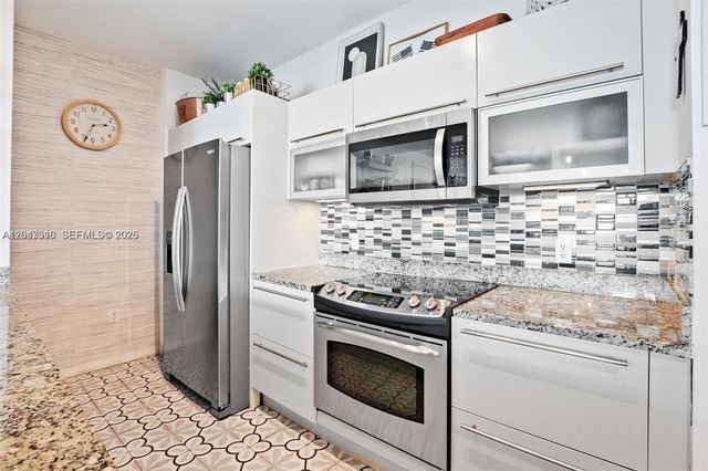 951 Brickell Ave 3207, Miami, FL 33131