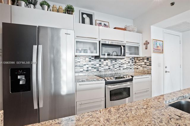 951 Brickell Ave 3207, Miami, FL 33131