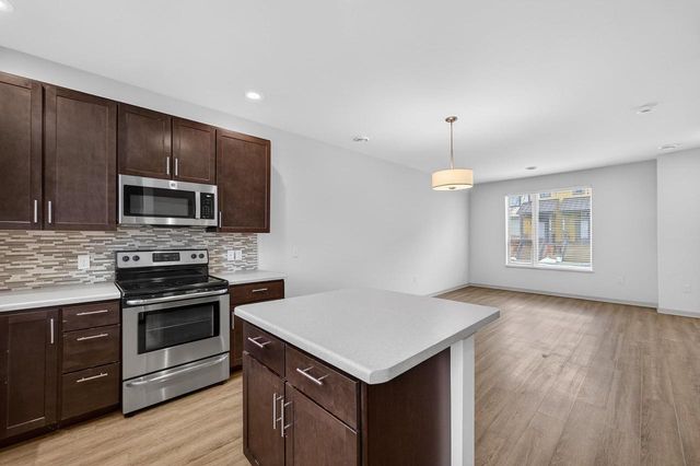 2815 No Oaks Ridge, Fitchburg, WI 53711