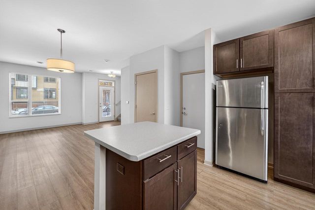 2815 No Oaks Ridge, Fitchburg, WI 53711