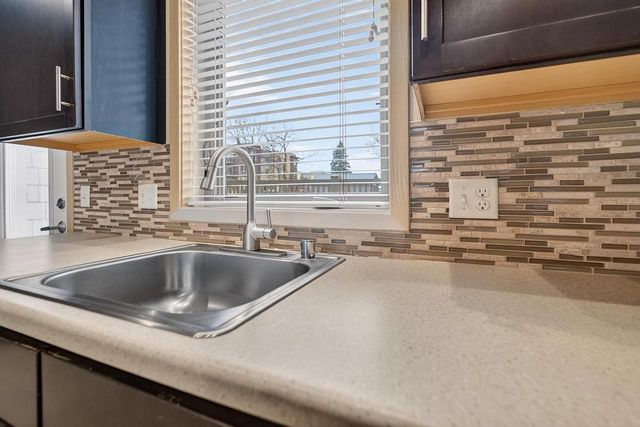 2815 No Oaks Ridge, Fitchburg, WI 53711