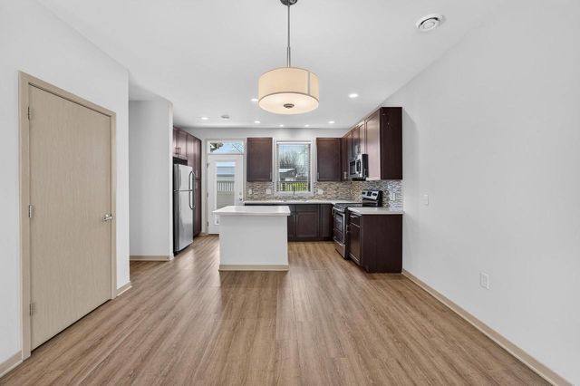 2815 No Oaks Ridge, Fitchburg, WI 53711