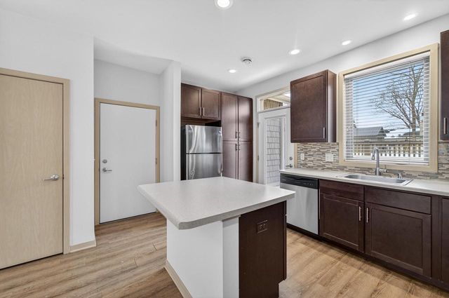 2815 No Oaks Ridge, Fitchburg, WI 53711