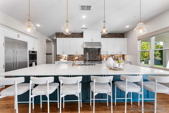 5330 Sweetwater Trl, San Diego, CA 92130