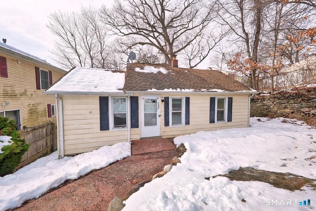 125 Robert Street, Bridgeport, CT 06606