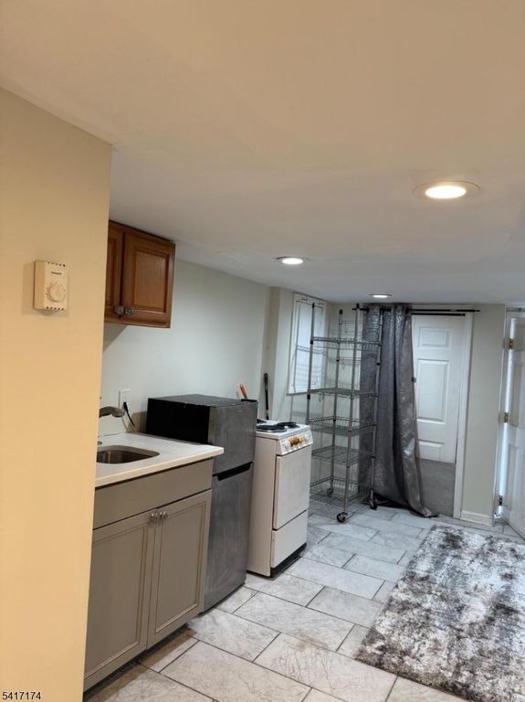 Image 2 of property listing at 40 N 7Th St, Newark City, NJ 07107