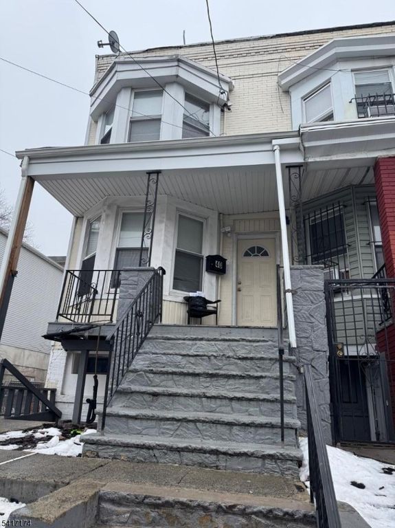 Image 17 of property listing at 40 N 7Th St, Newark City, NJ 07107