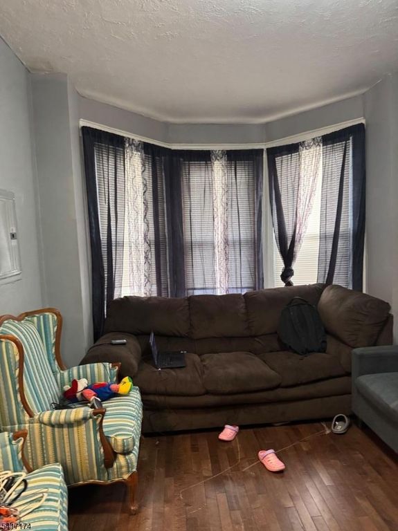 Image 4 of property listing at 40 N 7Th St, Newark City, NJ 07107