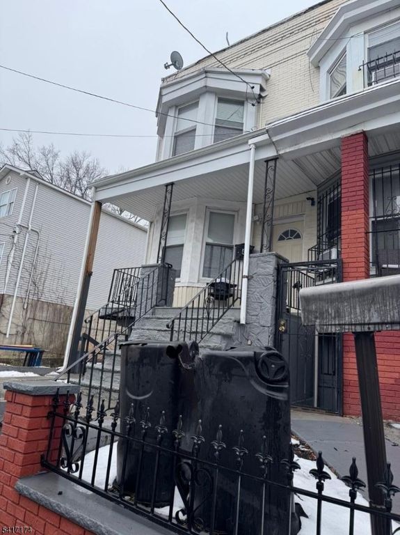 Image 5 of property listing at 40 N 7Th St, Newark City, NJ 07107