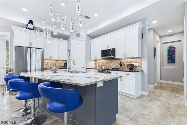 200 SW 30th AVE, Cape Coral, FL 33991