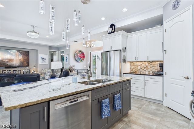 200 SW 30th AVE, Cape Coral, FL 33991