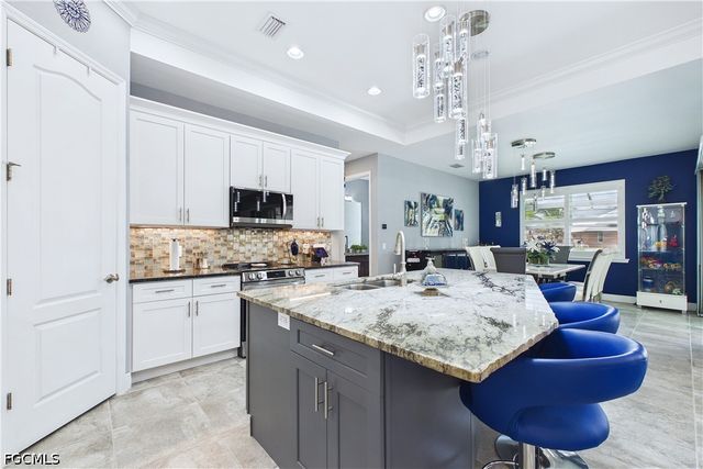 200 SW 30th AVE, Cape Coral, FL 33991