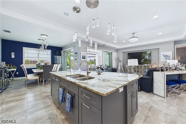 200 SW 30th AVE, Cape Coral, FL 33991