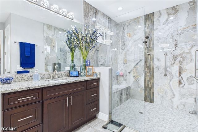 200 SW 30th AVE, Cape Coral, FL 33991