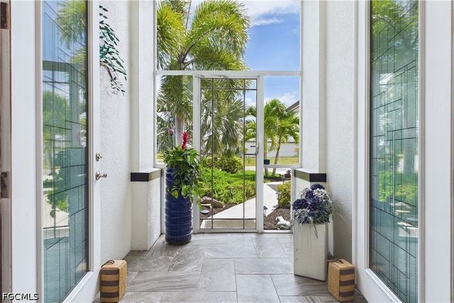 200 SW 30th AVE, Cape Coral, FL 33991